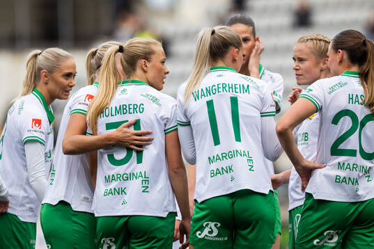 Hammarbys spelare jublar