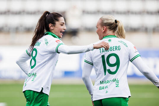 Hammarbys Nadia Nadim jublar