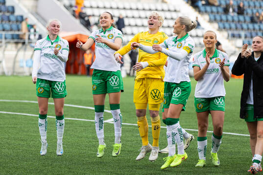 Hammarbys spelare jublar