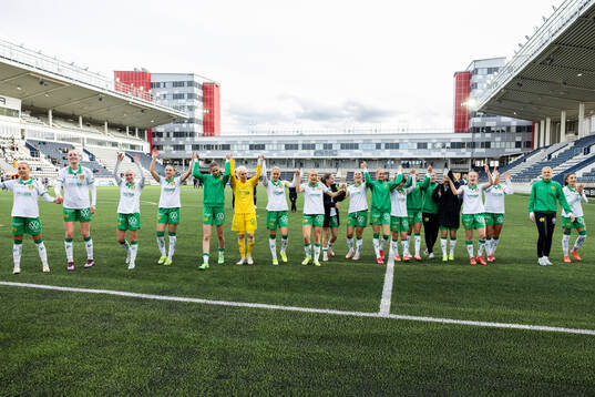 Hammarbys spelare jublar