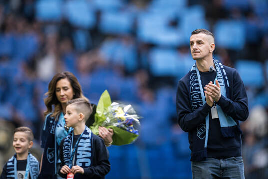 Djurgårdens Haris Radetinac tackas av