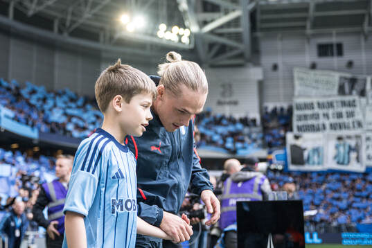 Malmö FFs Arnor Sigurdsson gör entré