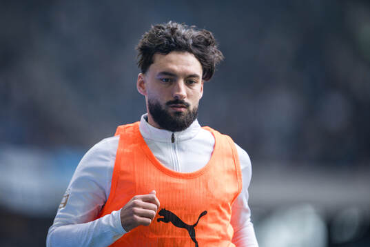 Malmö FFs Sead Haksabanovic värmer upp