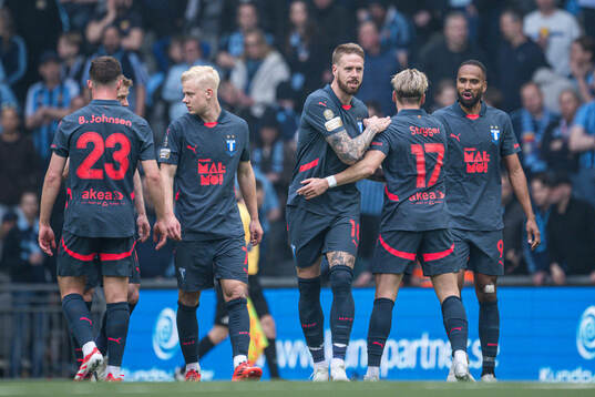Malmö FFs Pontus Jansson och Jens Stryger Larsen jublar