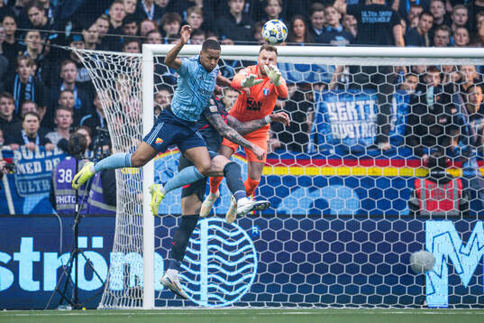 Djurgårdens Zakaria Sawo och Malmö FFs målvakt Ricardo