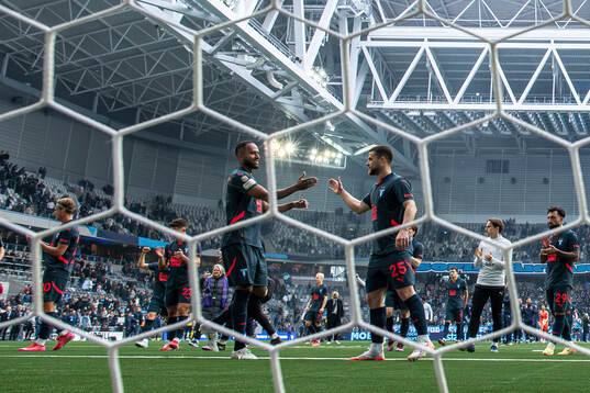 Malmö FFs Isaac Thelin och Gabriel Dal Toe Busanello jublar