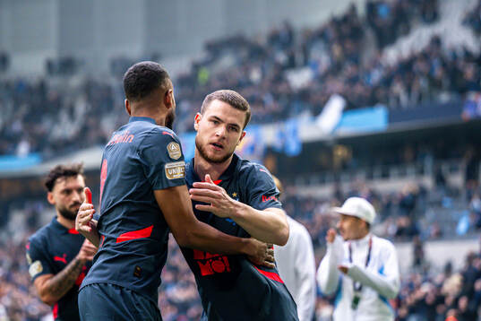 Malmö FFs Isaac Thelin och Gabriel Dal Toe Busanello jublar