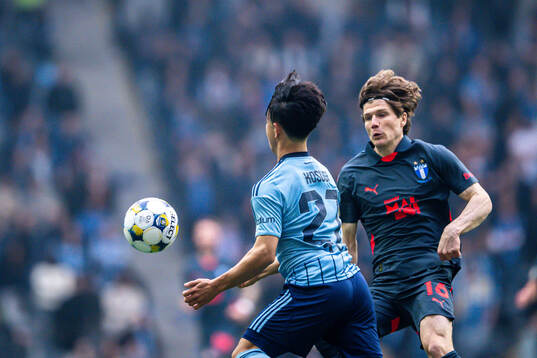 Djurgårdens Keita Kosugi och Malmö FFs Oliver Berg