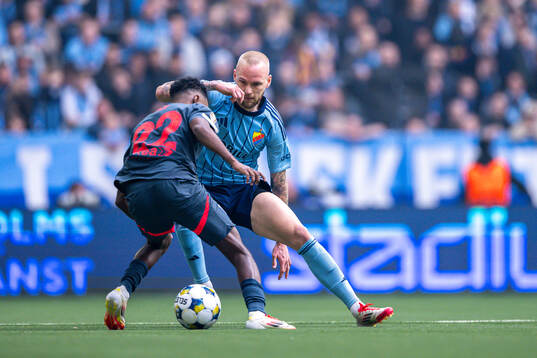 Djurgårdens Adam Ståhl och Malmö FFs Taha Abdi Ali