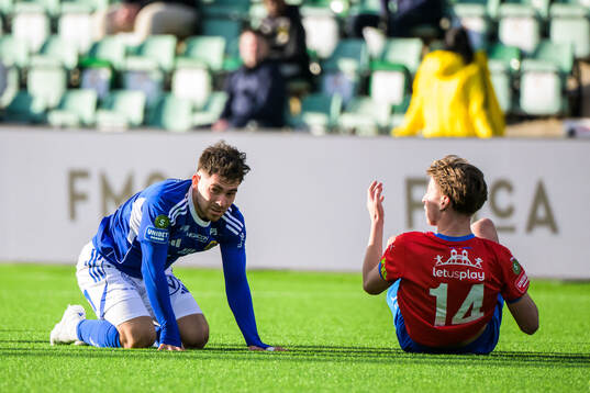 GIF Sundsvalls Marc Manchon och Helsingborgs Lukas Kjellnäs