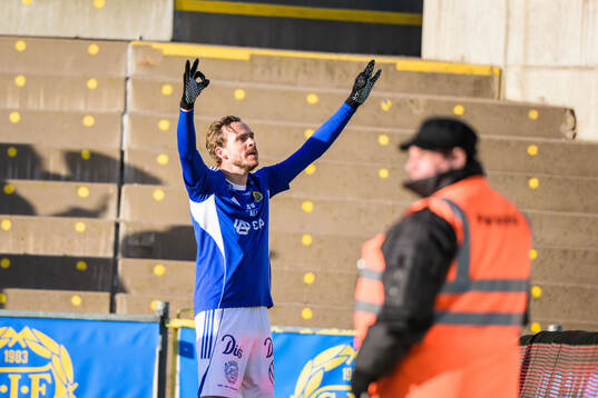 GIF Sundsvall Pontus Engblom jublar