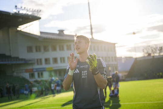 GIF Sundsvalls målvakt Jonas Olsson jublar