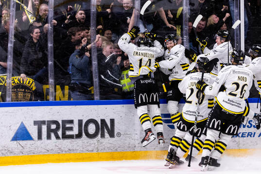 AIKs Jesper Emanuelsson jublar