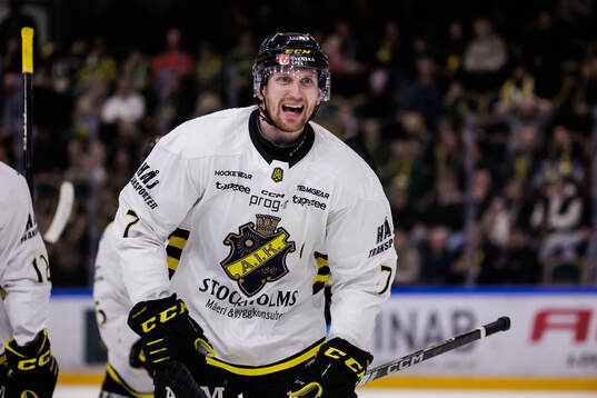 AIKs Filip Windlert jublar