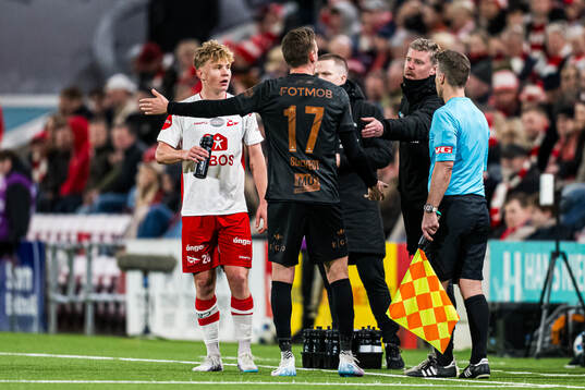 Joachim Soltvedt of Brann and Andreas Hagen, head coach of
