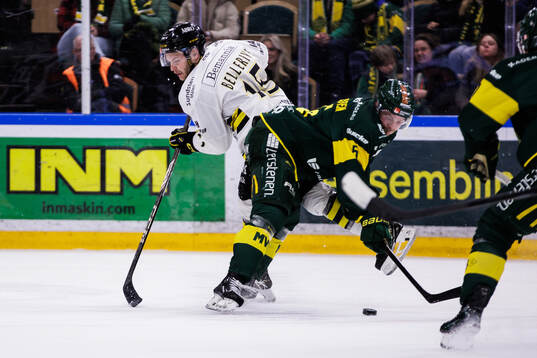 Björklövens Jesper Lindgren och AIKs Jordan Bellerive