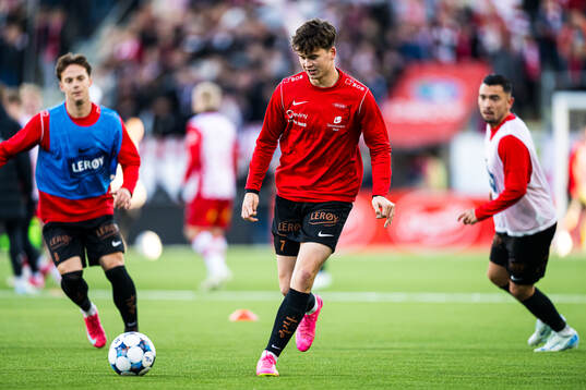 Mads Hansen of Brann warms up
