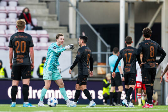 Mathias Dyngeland and Niklas Castro of Brann