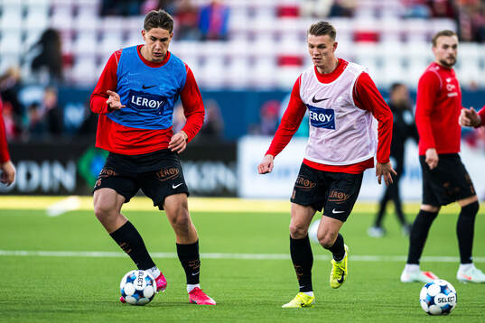 Eivind Helland and Emil Kornvig of Brann warms up