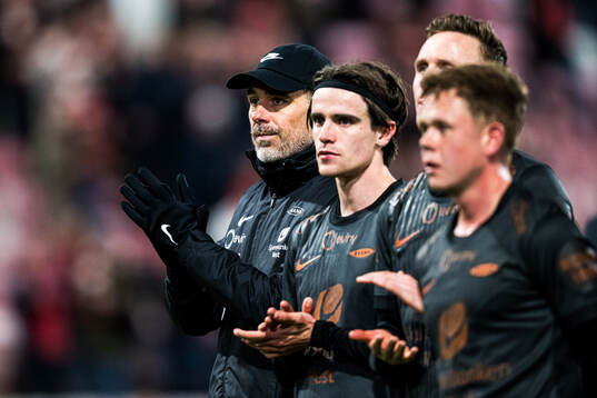 Freyr Alexandersson, head coach of Brann, looks dejected