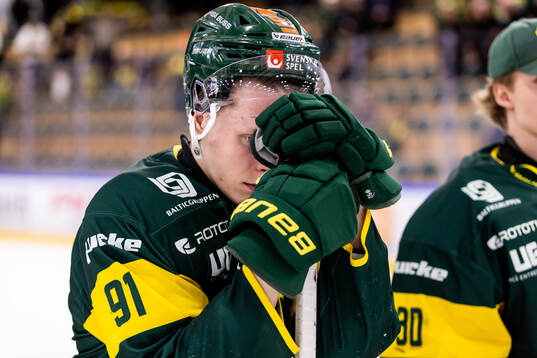 Björklövens Oscar Tellström deppar