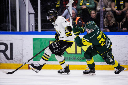 AIKs Daniel Muzito Bagenda och Björklövens Linus Cronholm