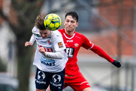 Åstorps FFs Leon Johansson och Bergdalens IKs Aleksandar