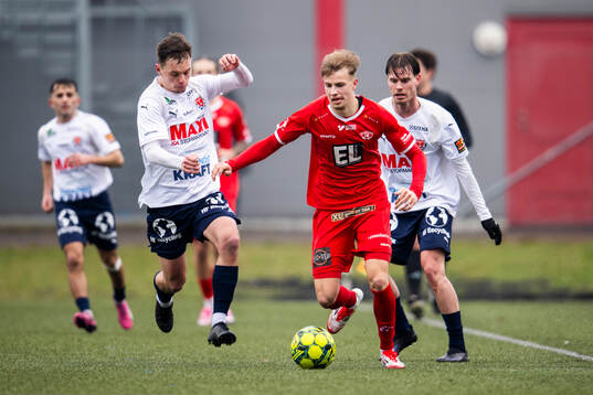 Åstorps FFs Filip Migawa och Bergdalens IKs Noel Rydén