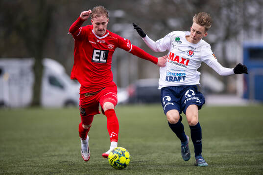 Åstorps FFs Mio Johansson och Bergdalens IKs Adam Johansson