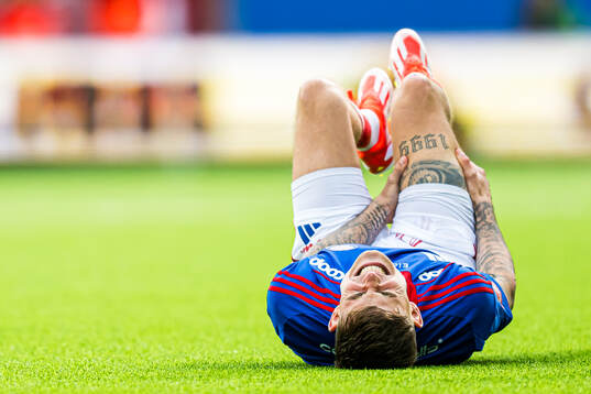 Elias Sørensen of Vålerenga in pain