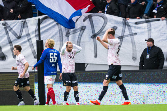 Sander Svendsen of Viking looks dejected