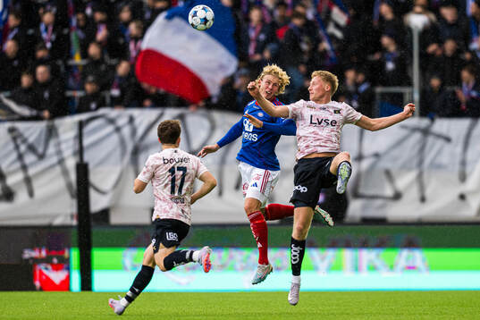 Sebastian Jarl of Vålerenga and Hilmir Rafn Mikaelsson of