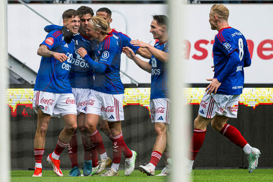 Elias Sørensen of Vålerenga celebrates