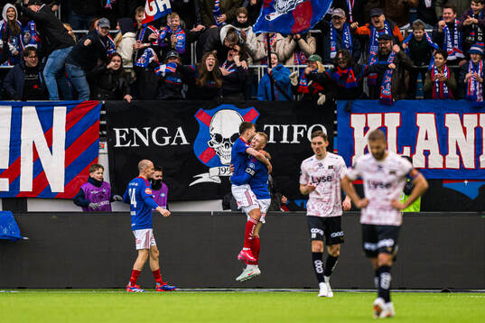 Henrik Bjørdal of Vålerenga celebrates