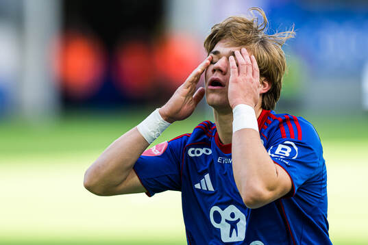 Mees Rijks of Vålerenga reacts