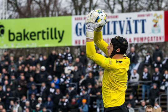 Brages målvakt Viktor Frodig