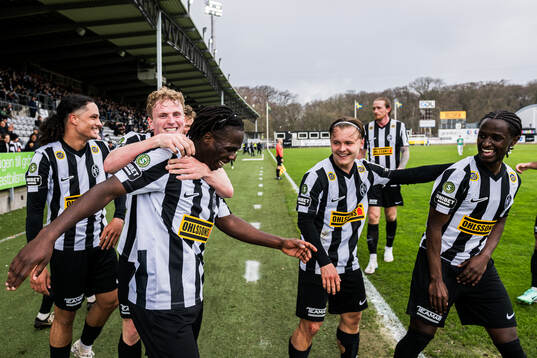 Bläddra bland fler bilder av Fotboll, Superettan, Landskrona - Brage
