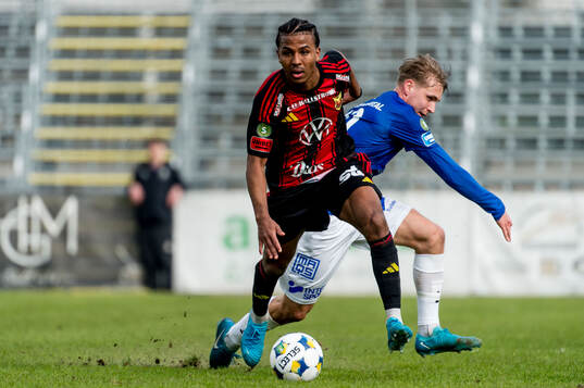 Östersunds Nebiyou Perry och Trelleborgs Axel Vidjeskog