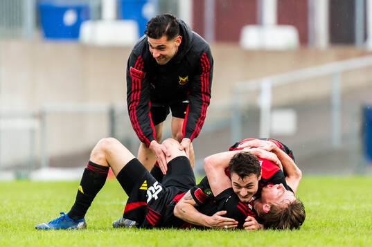 Östersunds Albin Sporrong och Adrian Edqvist jublar