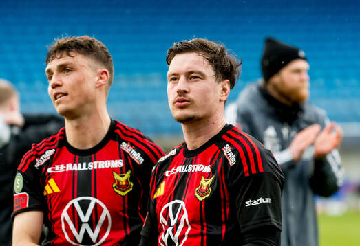 Östersunds Christian Enemark och Jamie Ryan Hopcutt jublar