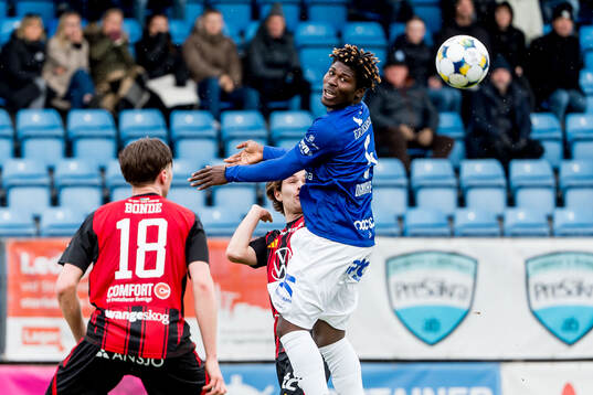 Trelleborgs Abel Ogwuche och Östersunds Philip Bonde