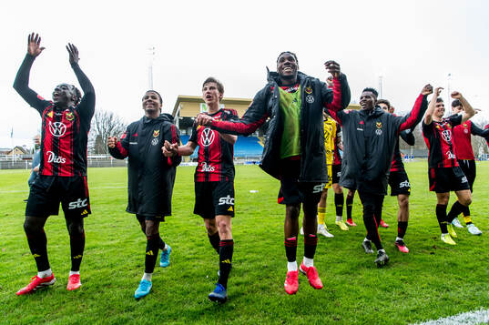 Östersunds spelare jublar