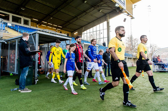 Östersunds Ali Suljic och Trelleborgs Charlie Weberg