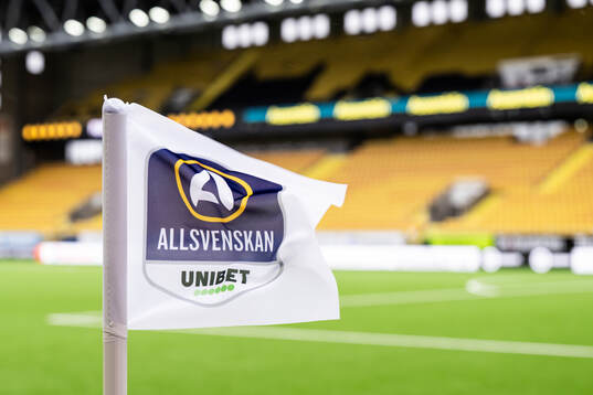 Allsvenskans logga och unibet på hörnflagga