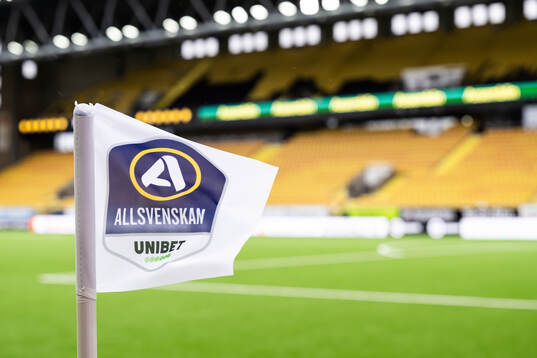 Allsvenskans logga och unibet på hörnflagga