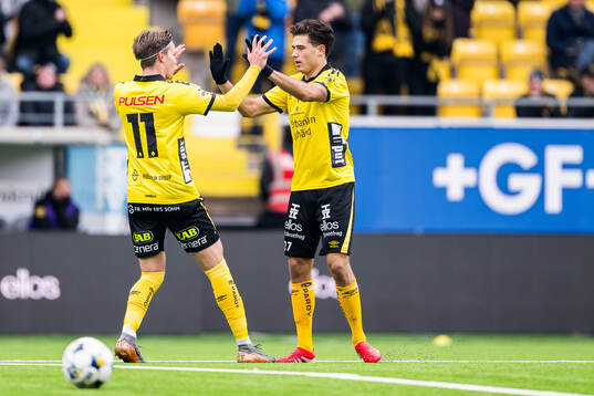 Elfsborgs Taylor Silverholt och Besfort Zeneli jublar