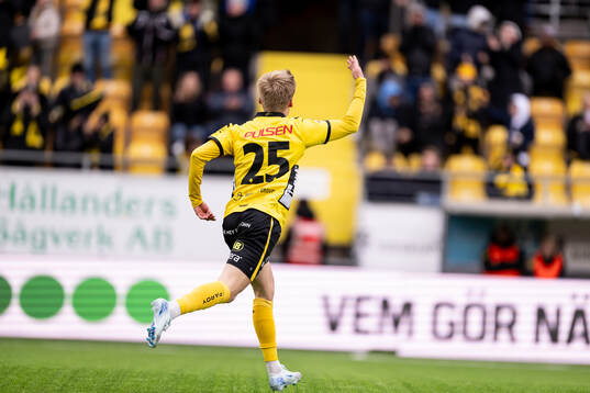 Elfsborgs Ari Sigurpálsson jublar