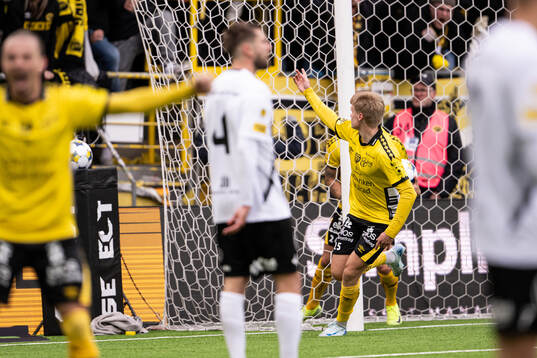 Elfsborgs Ari Sigurpálsson jublar