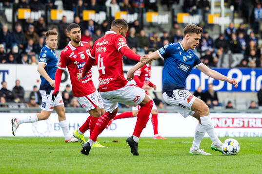 Degerfors Leon Hien och Halmstads Villiam Granath