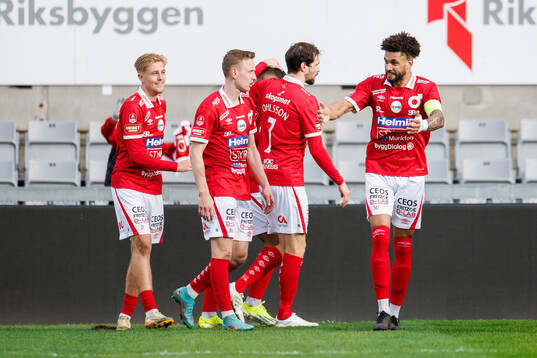 Degerfors spelare jublar